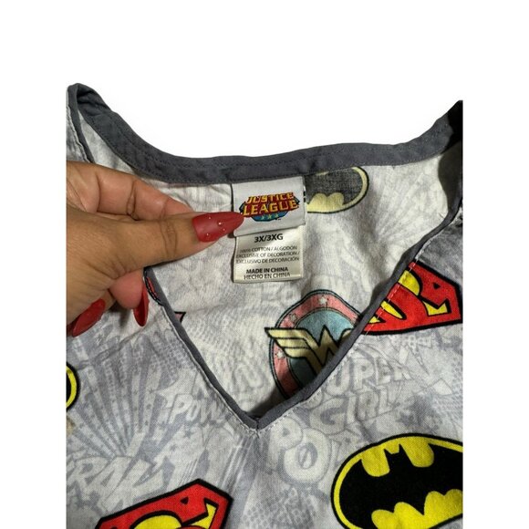 DC Justice League Cotton Short Sleeve Scrub Top Women's Size 3X - Picture 2 of 3